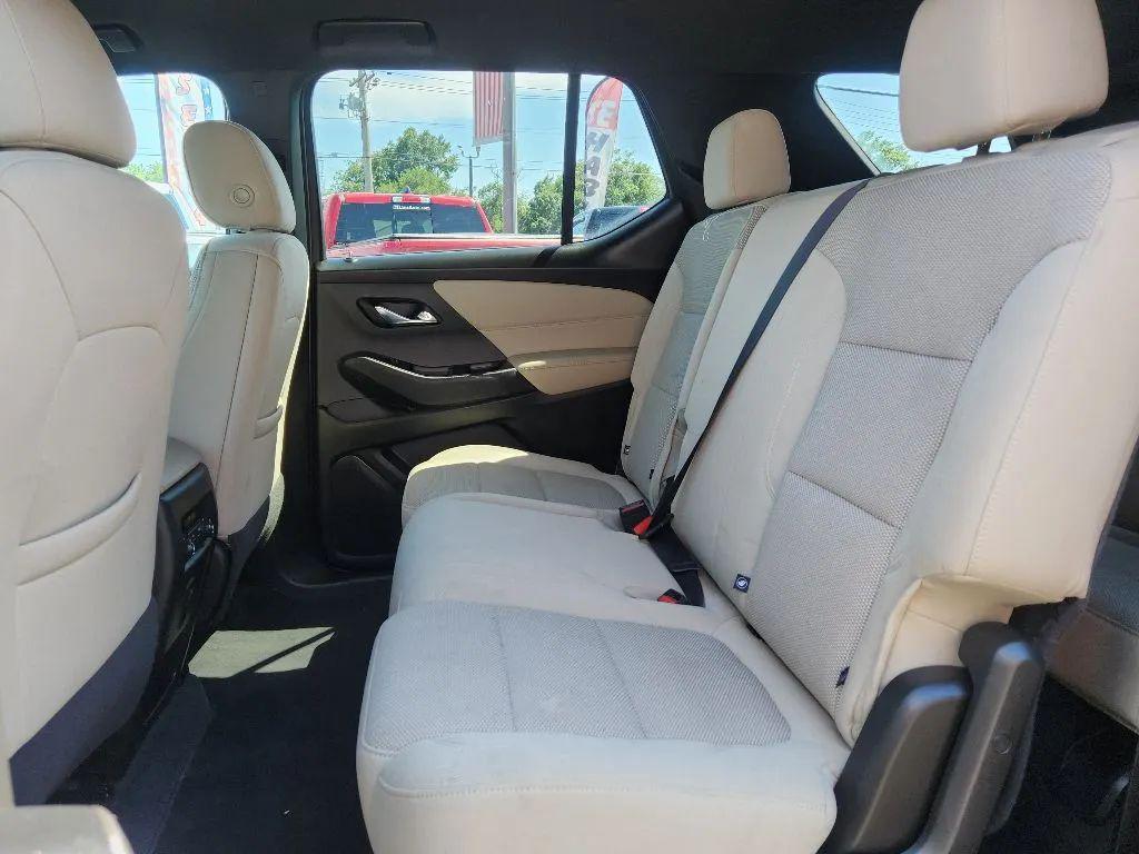 used 2023 Chevrolet Traverse car, priced at $24,948
