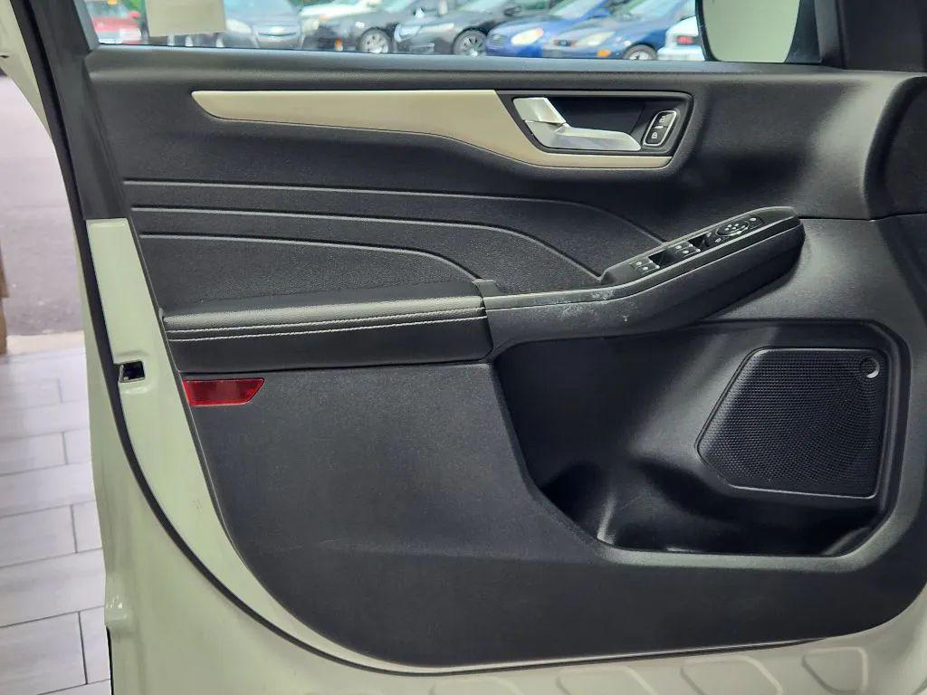 used 2022 Ford Escape car, priced at $17,999