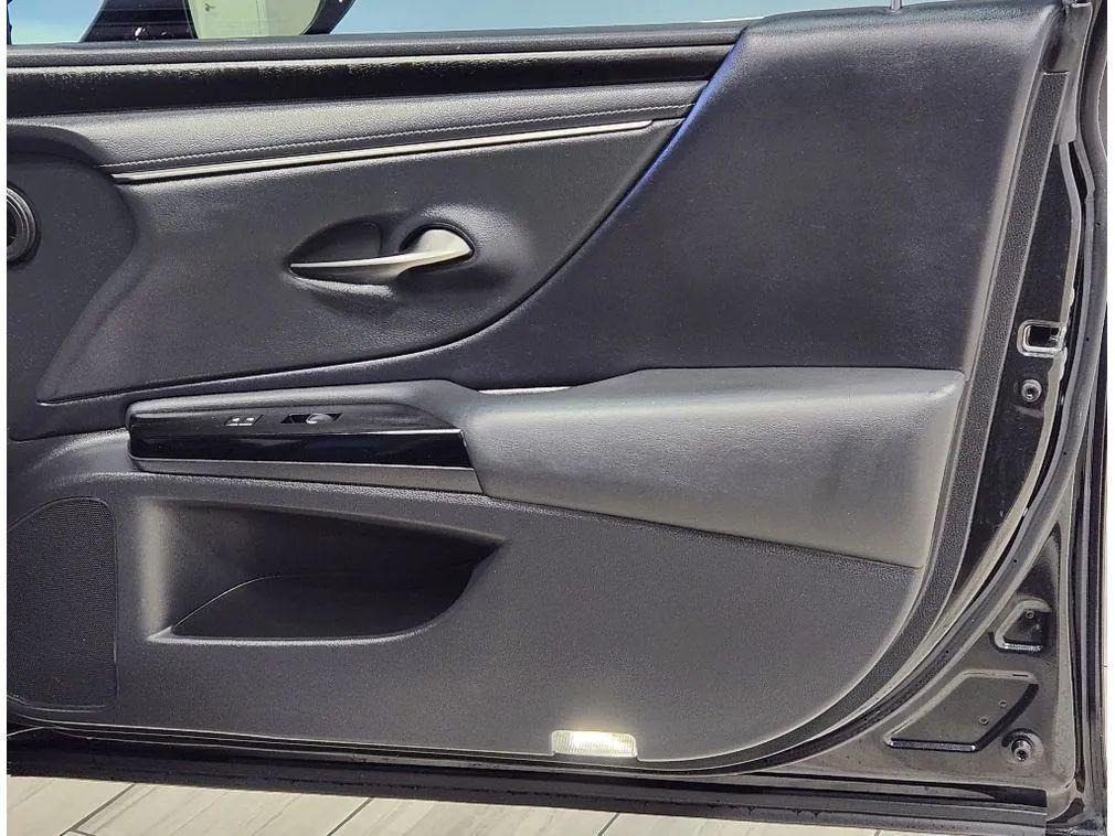 used 2022 Lexus ES 350 car, priced at $29,877