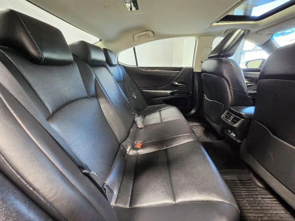 used 2022 Lexus ES 350 car, priced at $29,877