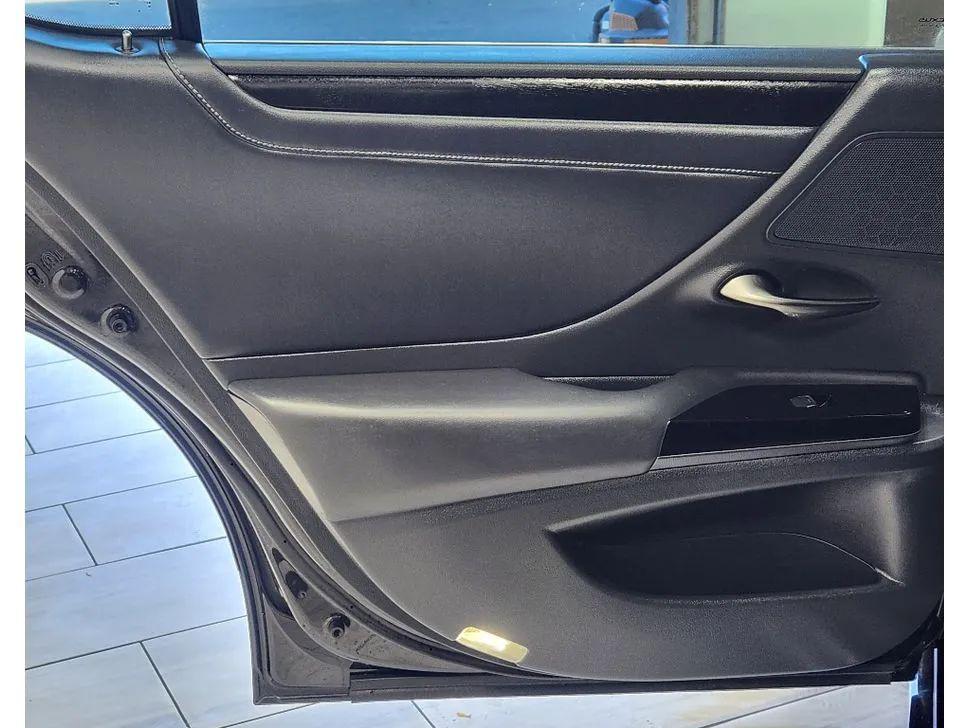 used 2022 Lexus ES 350 car, priced at $29,877