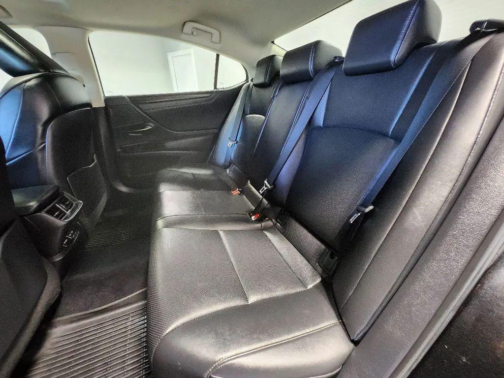 used 2022 Lexus ES 350 car, priced at $29,877