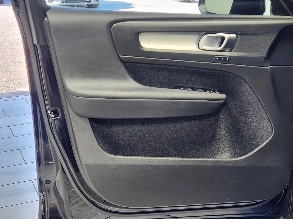 used 2022 Volvo XC40 car, priced at $19,999