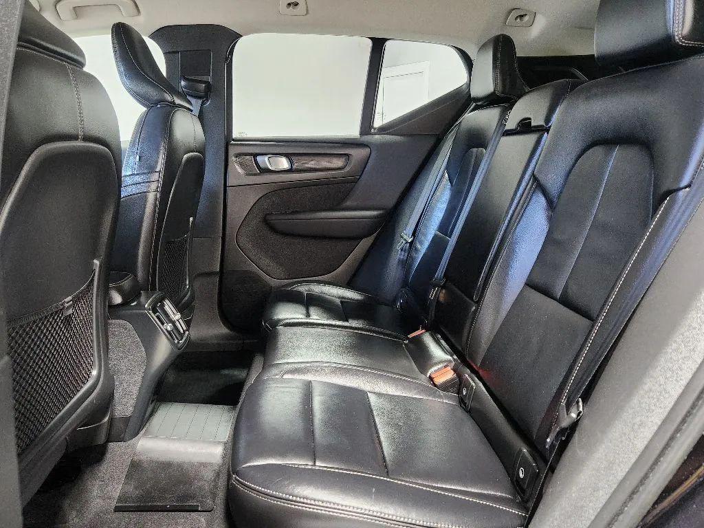 used 2022 Volvo XC40 car, priced at $19,999