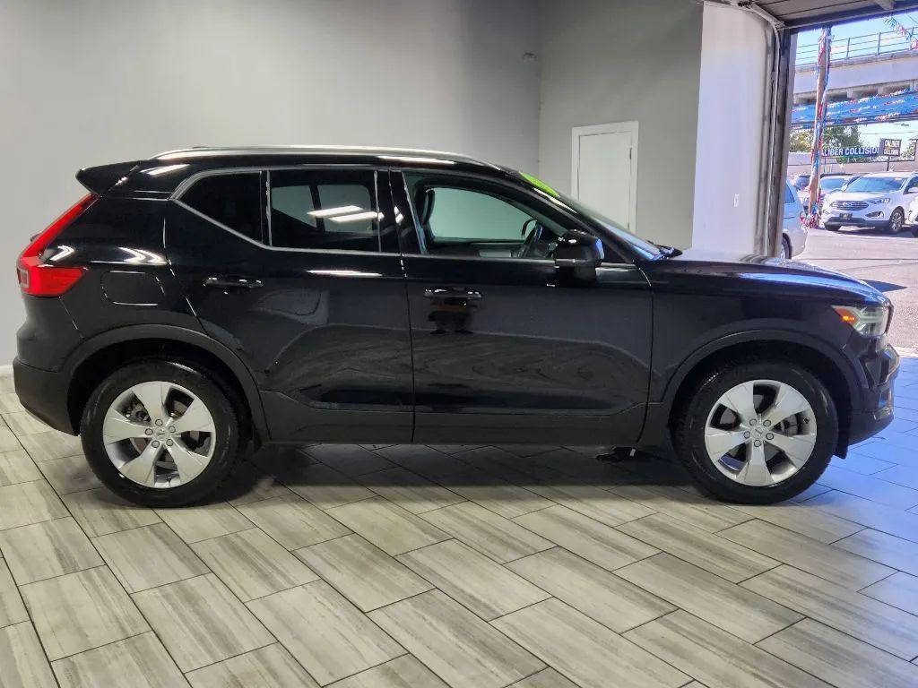 used 2022 Volvo XC40 car, priced at $19,999