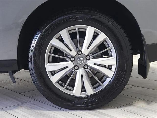 used 2020 Nissan Pathfinder car, priced at $17,499