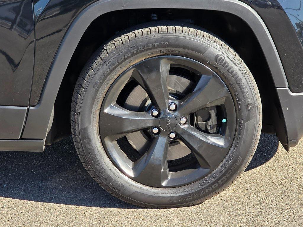 used 2018 Jeep Cherokee car, priced at $15,999