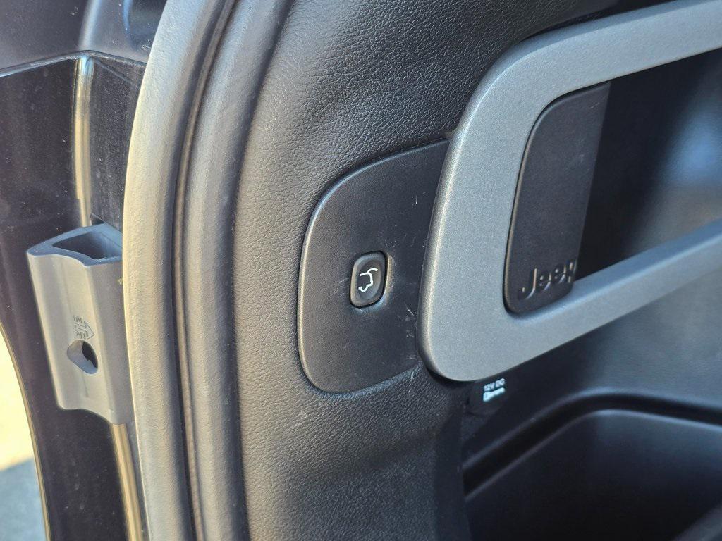 used 2018 Jeep Cherokee car, priced at $15,999