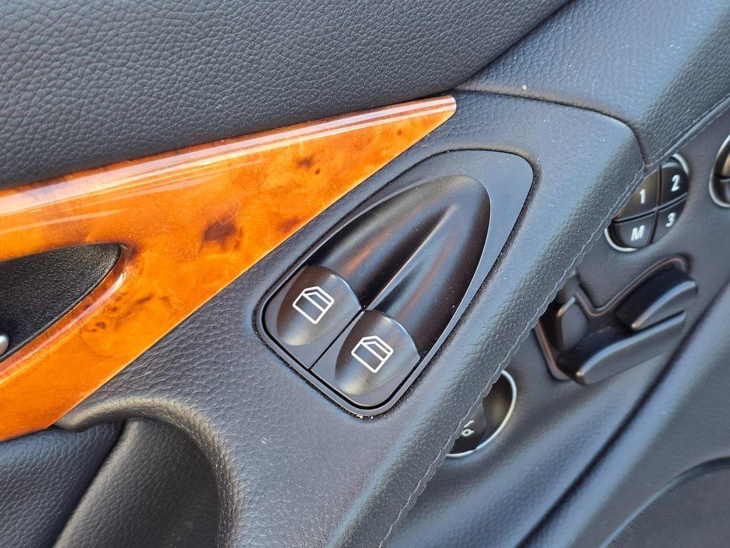 used 2007 Mercedes-Benz SL-Class car, priced at $15,888