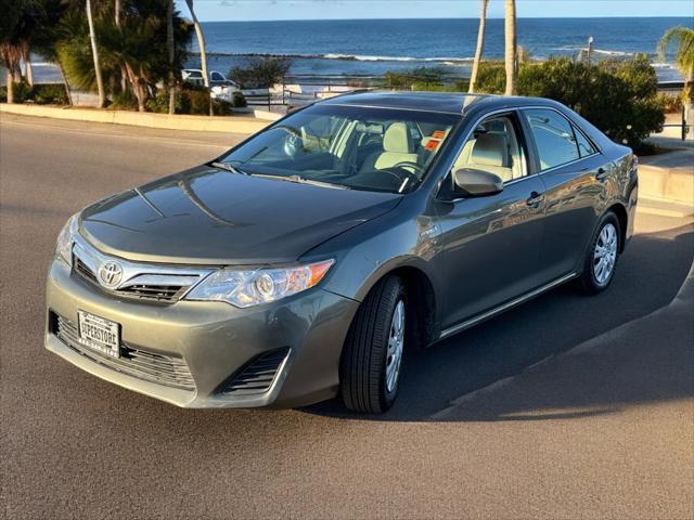 used 2014 Toyota Camry Hybrid car