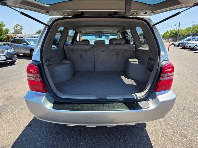 used 2003 Toyota Highlander car, priced at $6,995