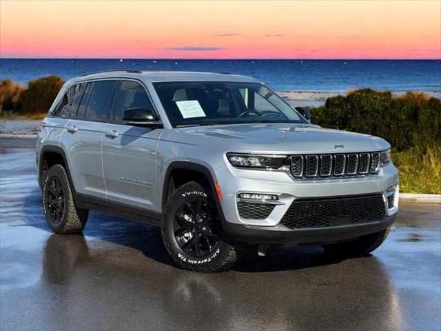 used 2022 Jeep Grand Cherokee car, priced at $24,995