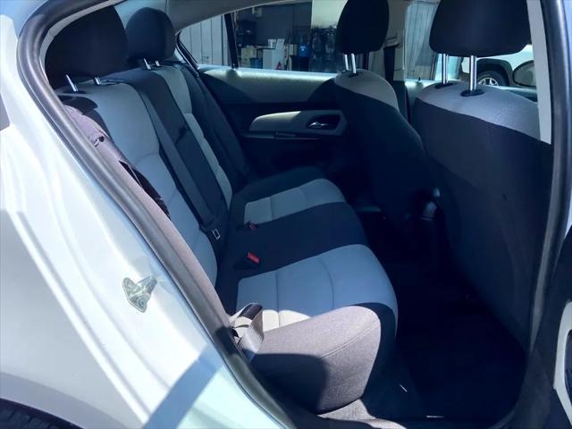 used 2014 Chevrolet Cruze car, priced at $12,900