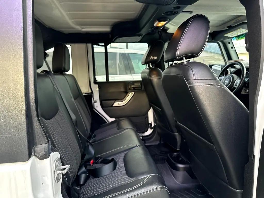 used 2015 Jeep Wrangler Unlimited car, priced at $19,900