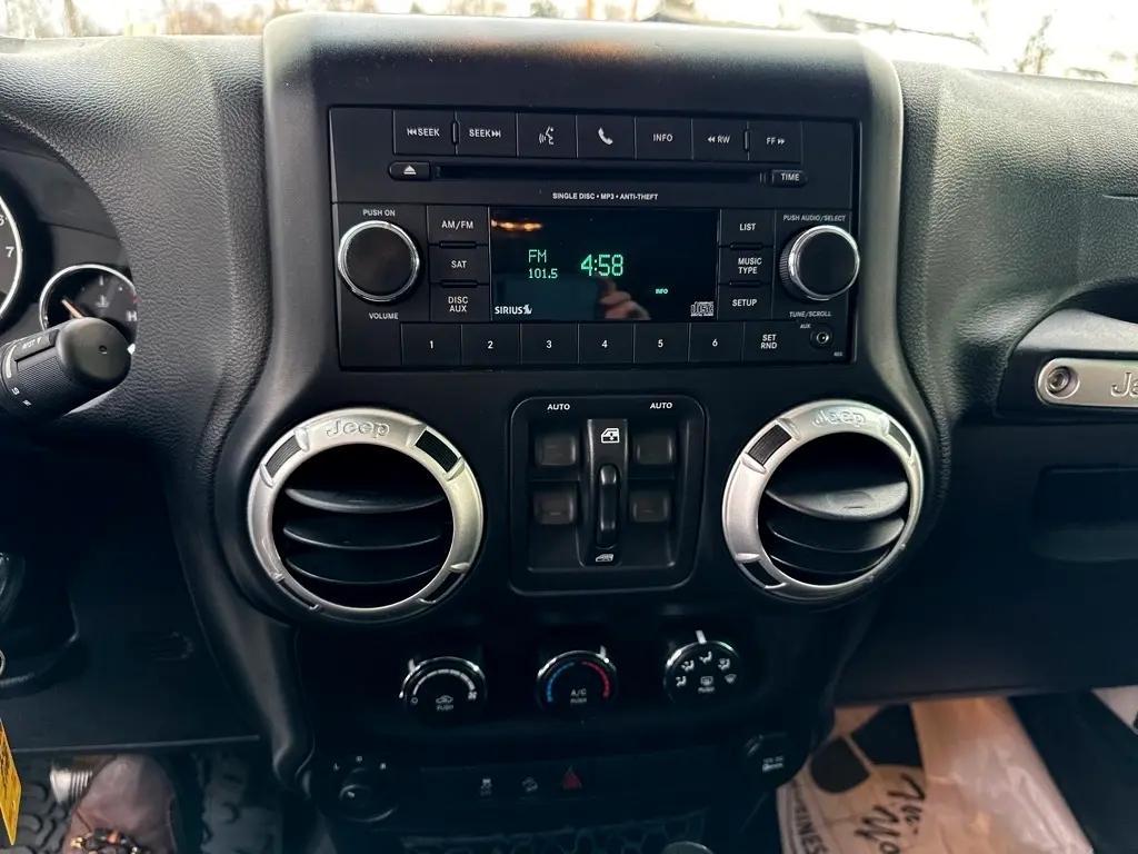 used 2015 Jeep Wrangler Unlimited car, priced at $19,900