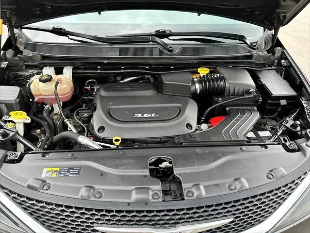 used 2017 Chrysler Pacifica car