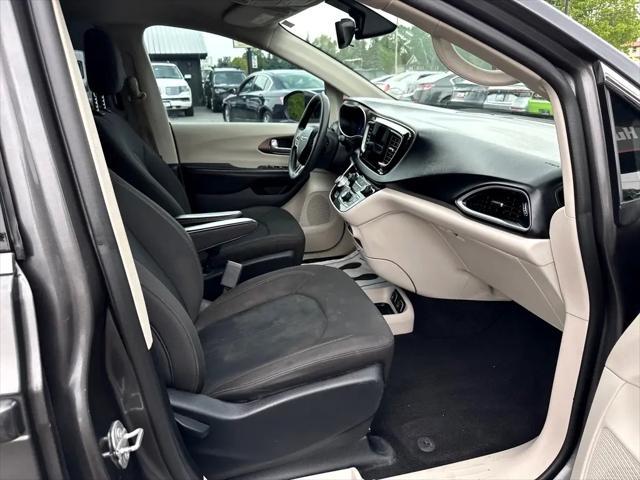 used 2017 Chrysler Pacifica car