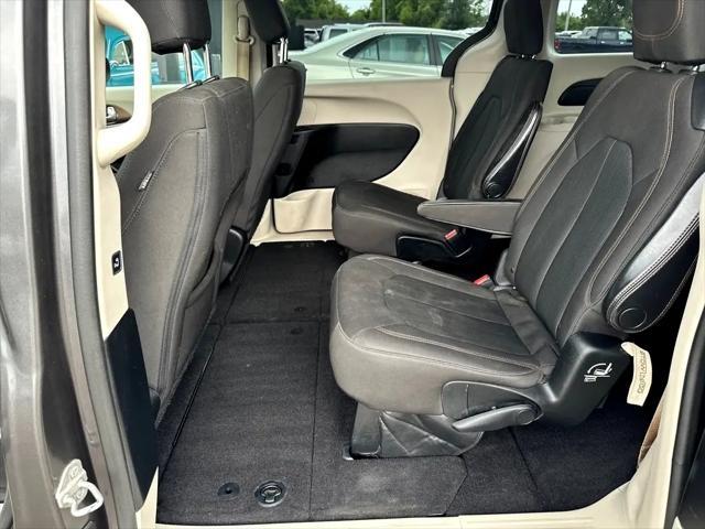 used 2017 Chrysler Pacifica car