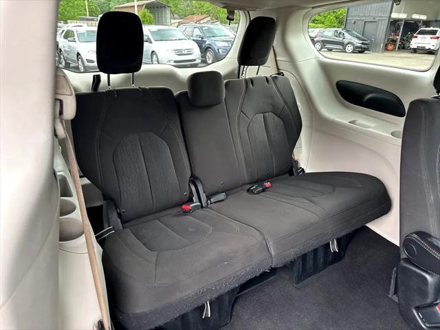 used 2017 Chrysler Pacifica car