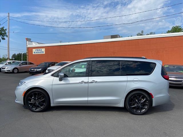 used 2022 Chrysler Pacifica car, priced at $34,900