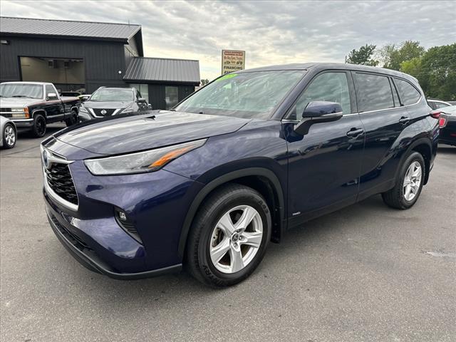 used 2022 Toyota Highlander Hybrid car, priced at $33,900