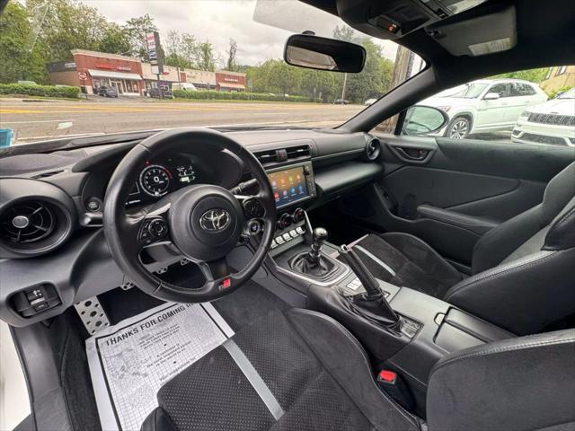 used 2022 Toyota GR86 car, priced at $29,995