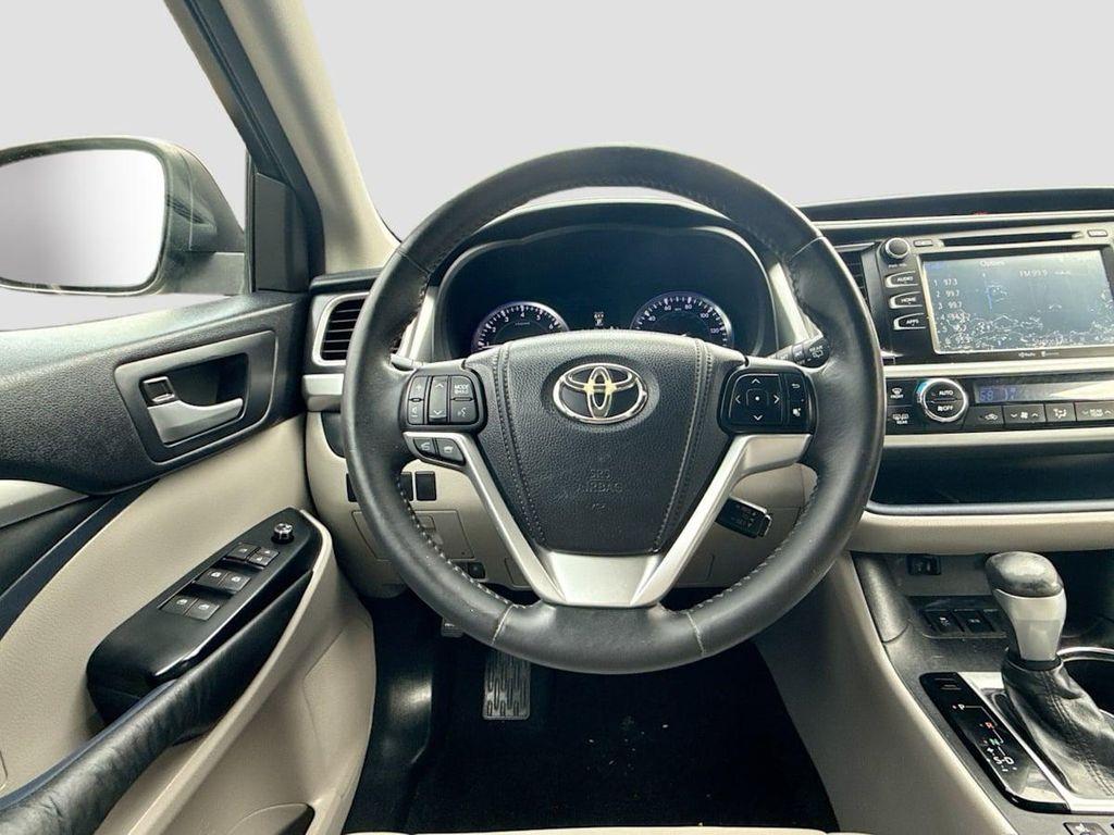 used 2014 Toyota Highlander car, priced at $14,880