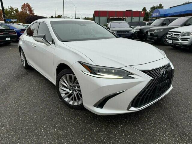 used 2022 Lexus ES 300h car, priced at $38,880