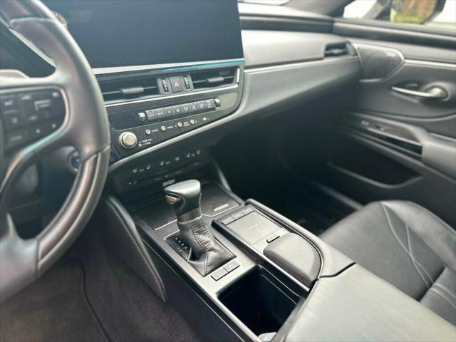 used 2022 Lexus ES 300h car, priced at $39,880