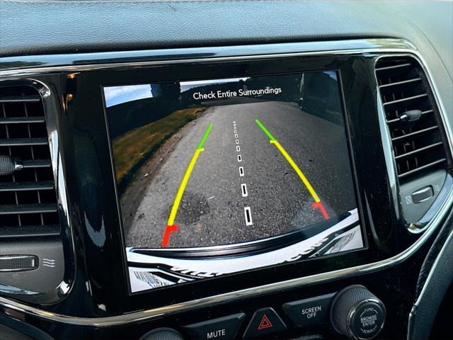 used 2019 Jeep Grand Cherokee car, priced at $32,880