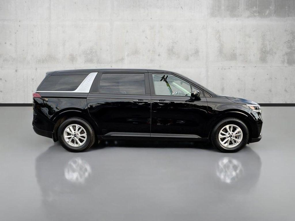 used 2022 Kia Carnival car, priced at $25,880