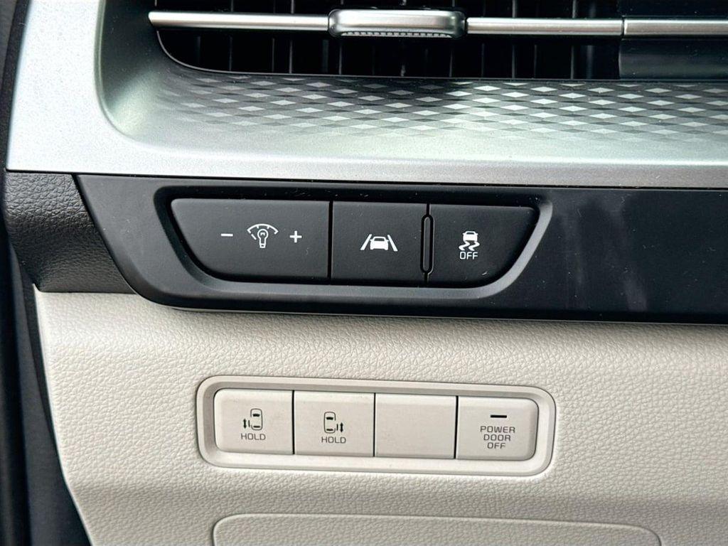 used 2022 Kia Carnival car, priced at $25,880