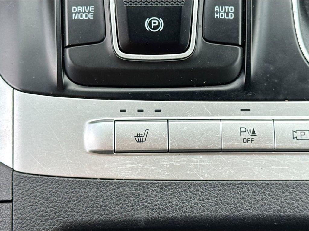 used 2022 Kia Carnival car, priced at $25,880