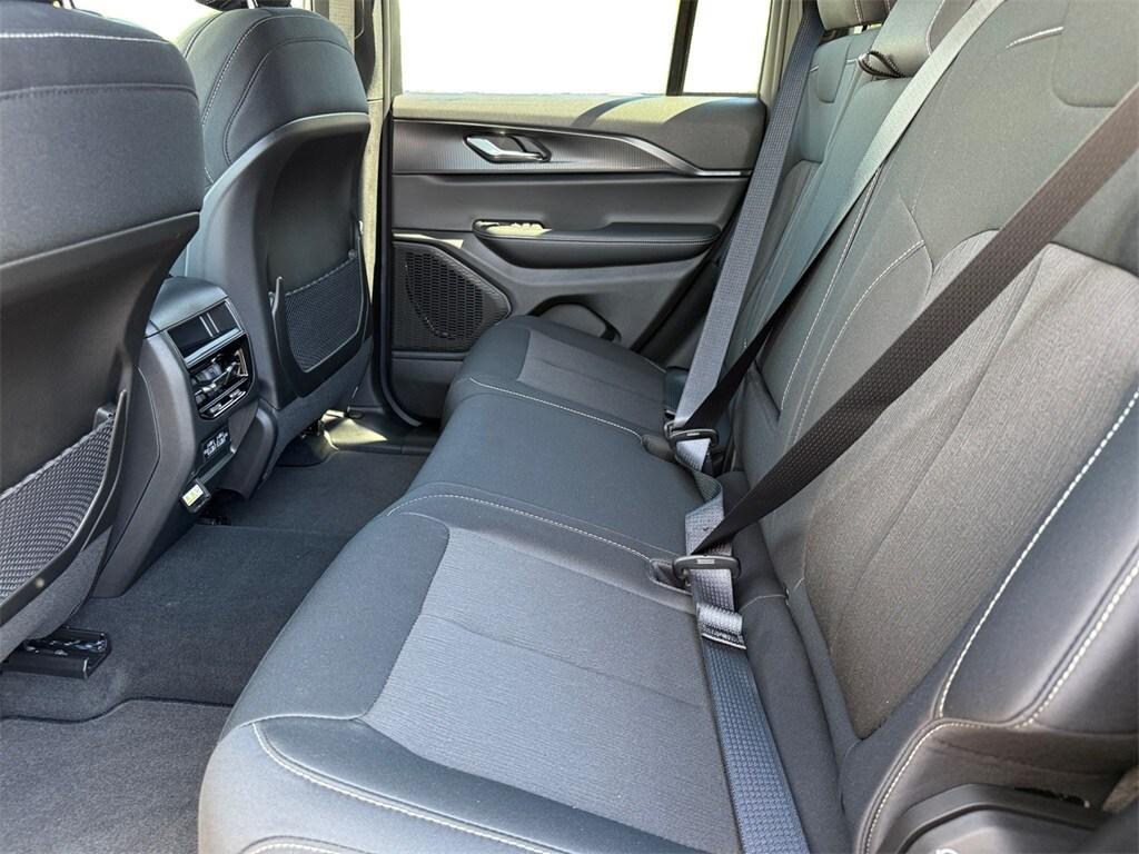new 2025 Jeep Grand Cherokee car, priced at $42,920