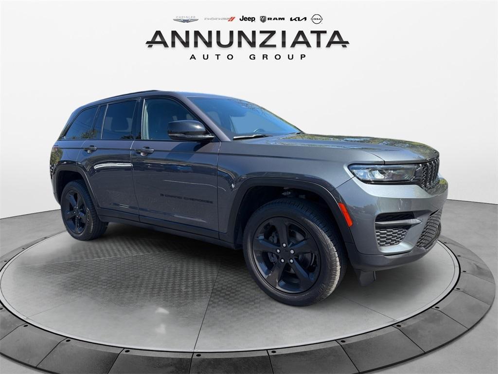 used 2022 Jeep Grand Cherokee car, priced at $28,399