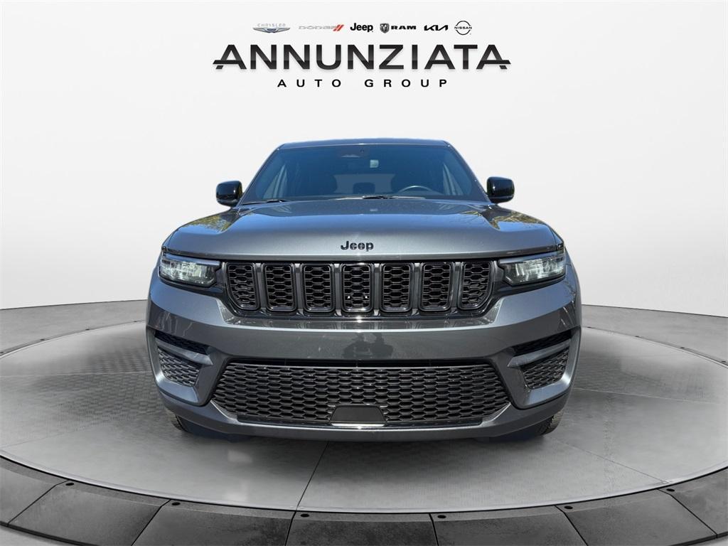 used 2022 Jeep Grand Cherokee car, priced at $28,399