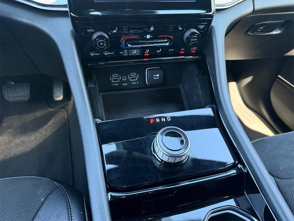 used 2022 Jeep Grand Cherokee car, priced at $28,399