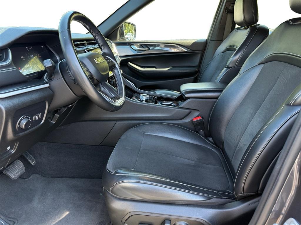 used 2022 Jeep Grand Cherokee car, priced at $28,399