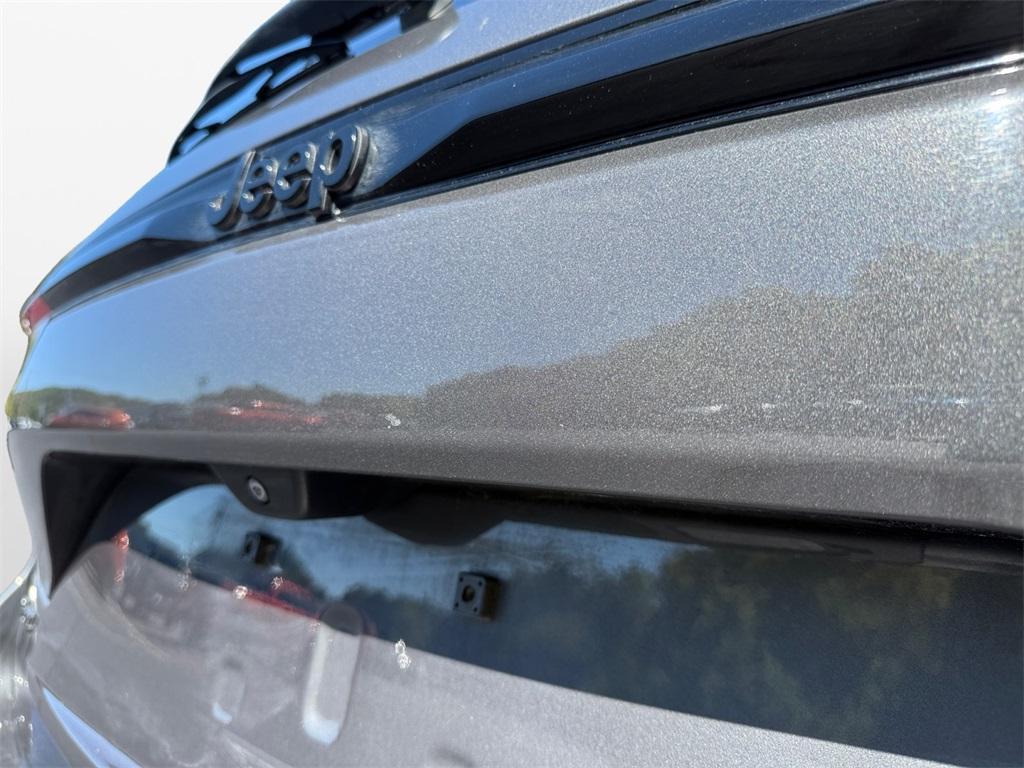 used 2022 Jeep Grand Cherokee car, priced at $28,399