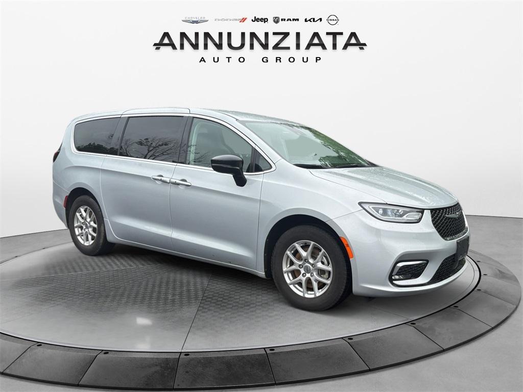used 2024 Chrysler Pacifica car, priced at $28,699