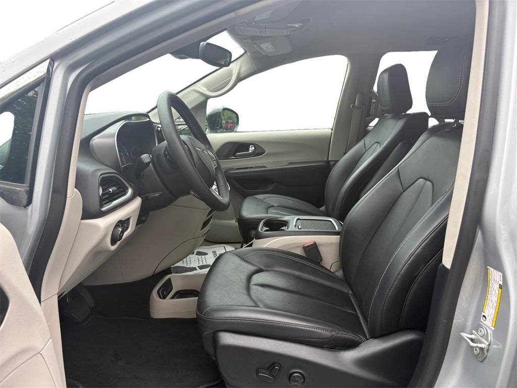 used 2024 Chrysler Pacifica car, priced at $28,699
