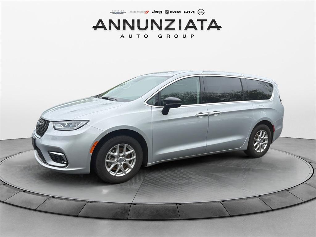 used 2024 Chrysler Pacifica car, priced at $29,399
