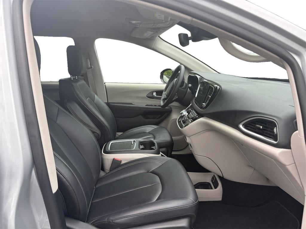 used 2024 Chrysler Pacifica car, priced at $28,699