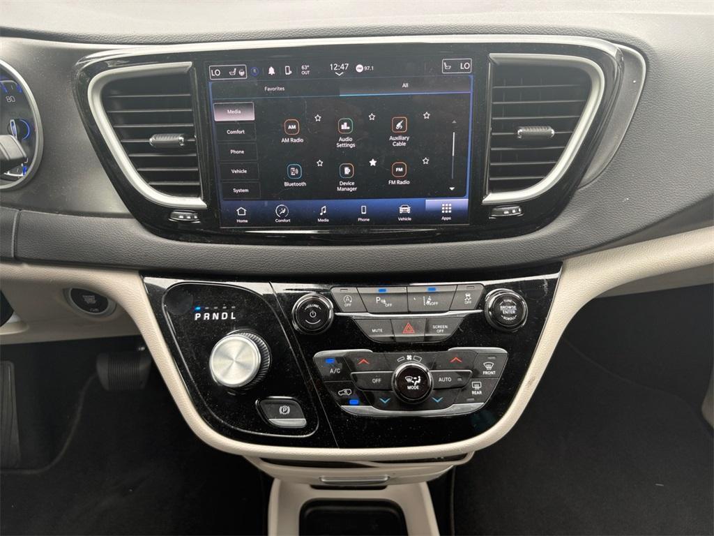 used 2024 Chrysler Pacifica car, priced at $28,699