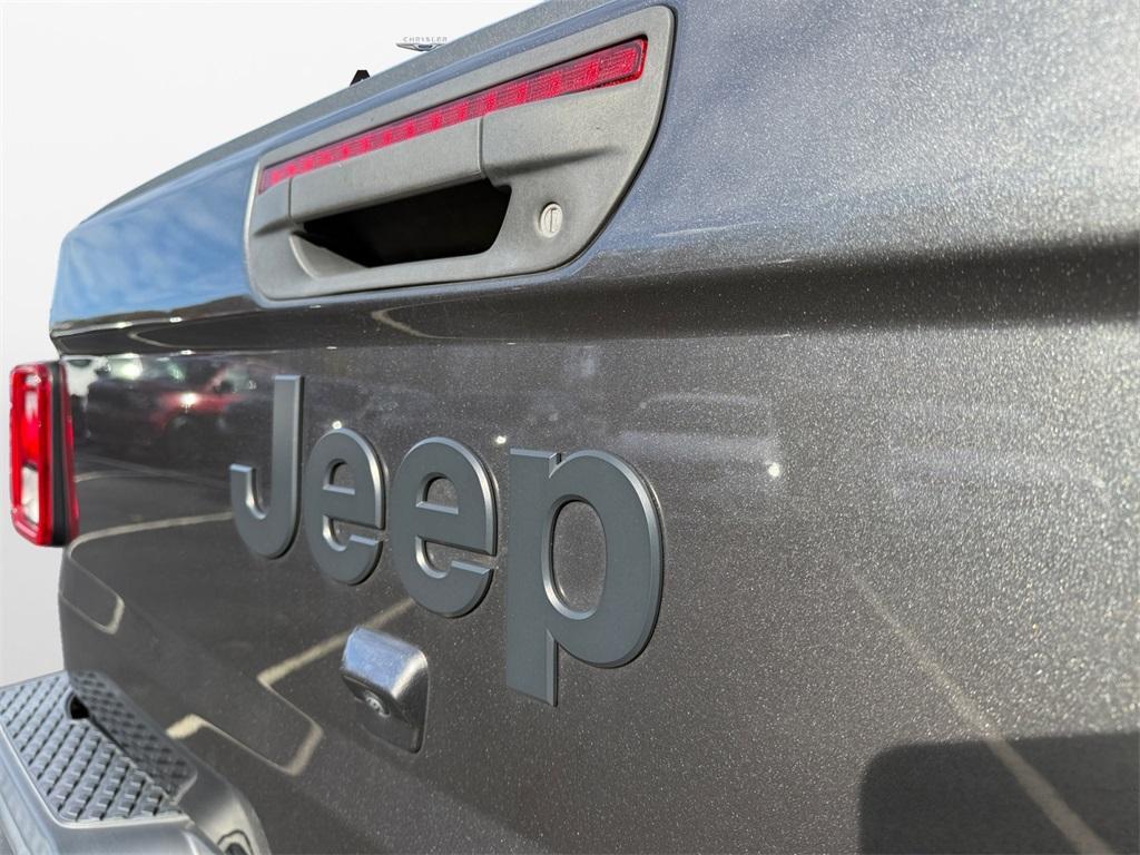 used 2022 Jeep Gladiator car, priced at $31,999