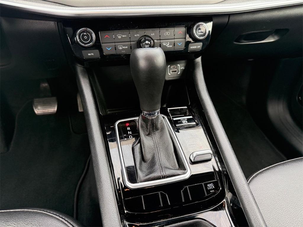 used 2024 Jeep Compass car, priced at $29,299