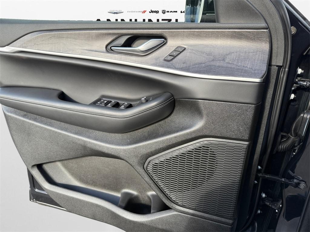 new 2024 Jeep Grand Cherokee L car, priced at $52,935