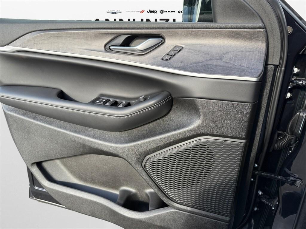 new 2024 Jeep Grand Cherokee L car, priced at $43,999