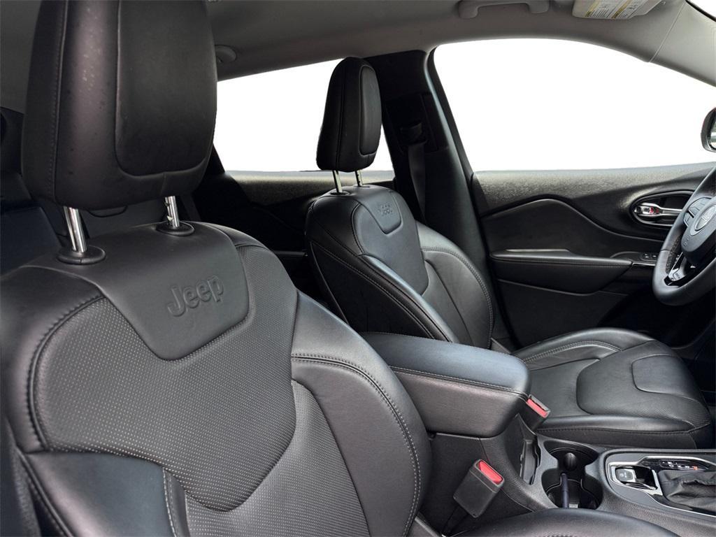 used 2023 Jeep Cherokee car, priced at $25,295