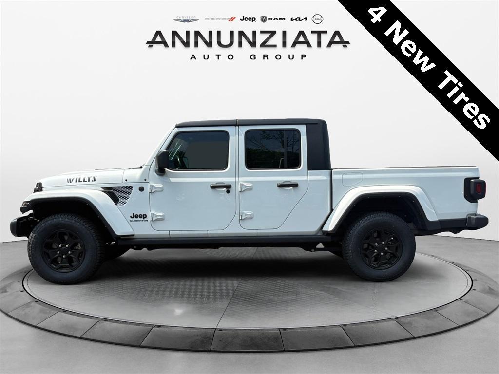 used 2022 Jeep Gladiator car, priced at $33,399
